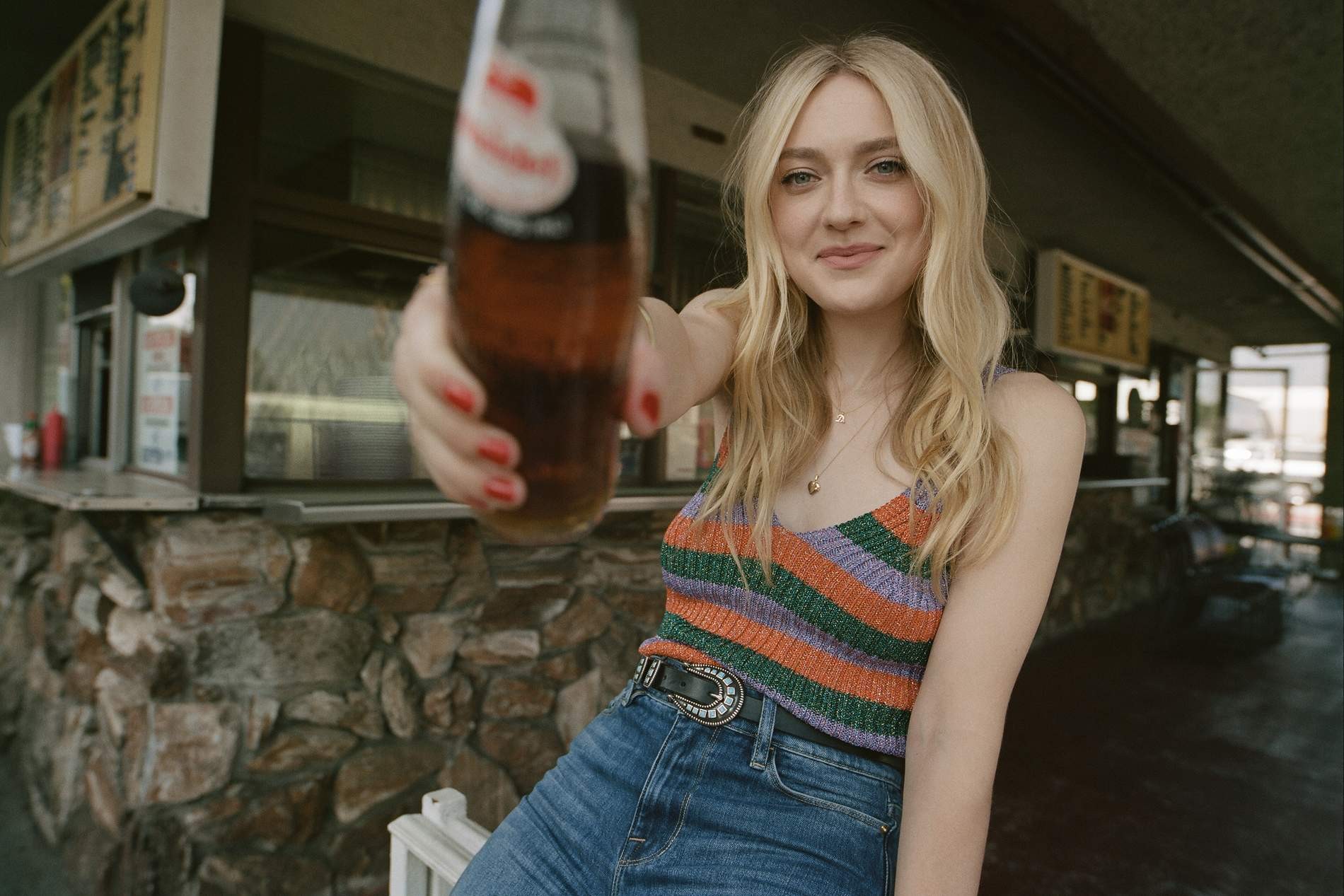 Dakota Fanning Give you a drink