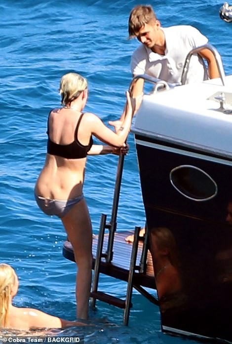 Kristen Stewart Bikini Ass