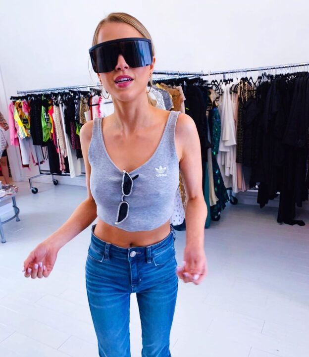 Anne Winters No Bra