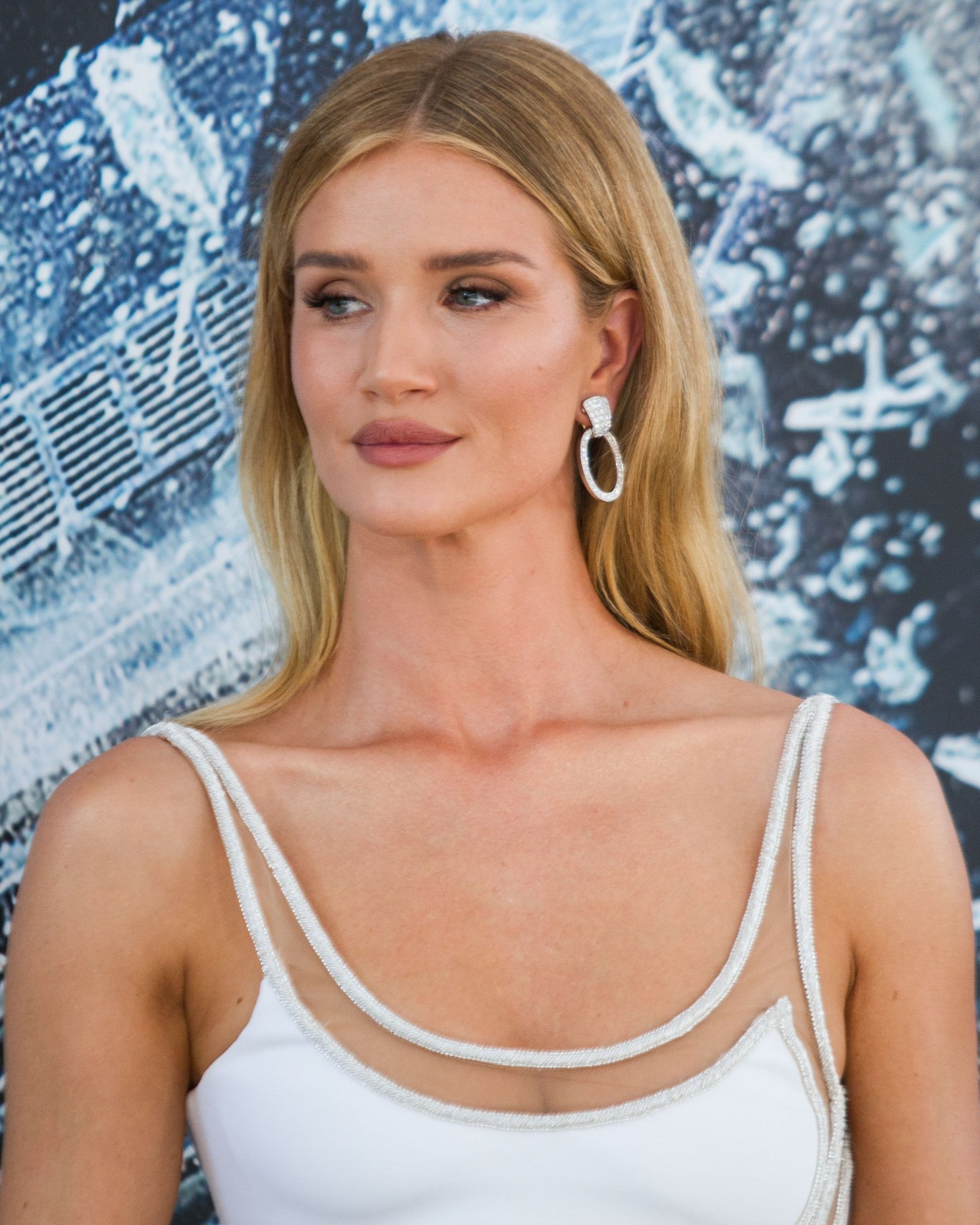 Rosie Huntington-Whiteley Hot