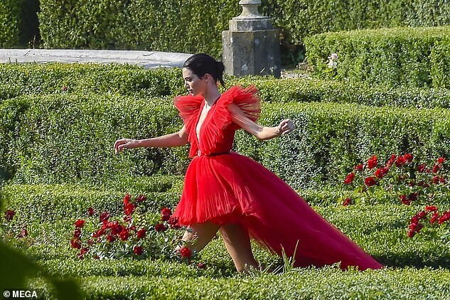 Kendall Jenner for H&M and Giambattista Valli