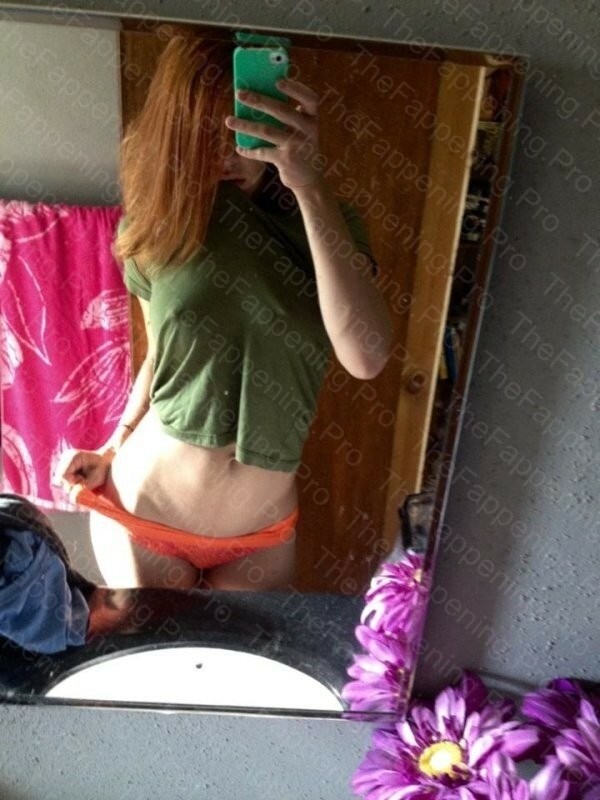 Sophie Turner Leaked Topless Selfie