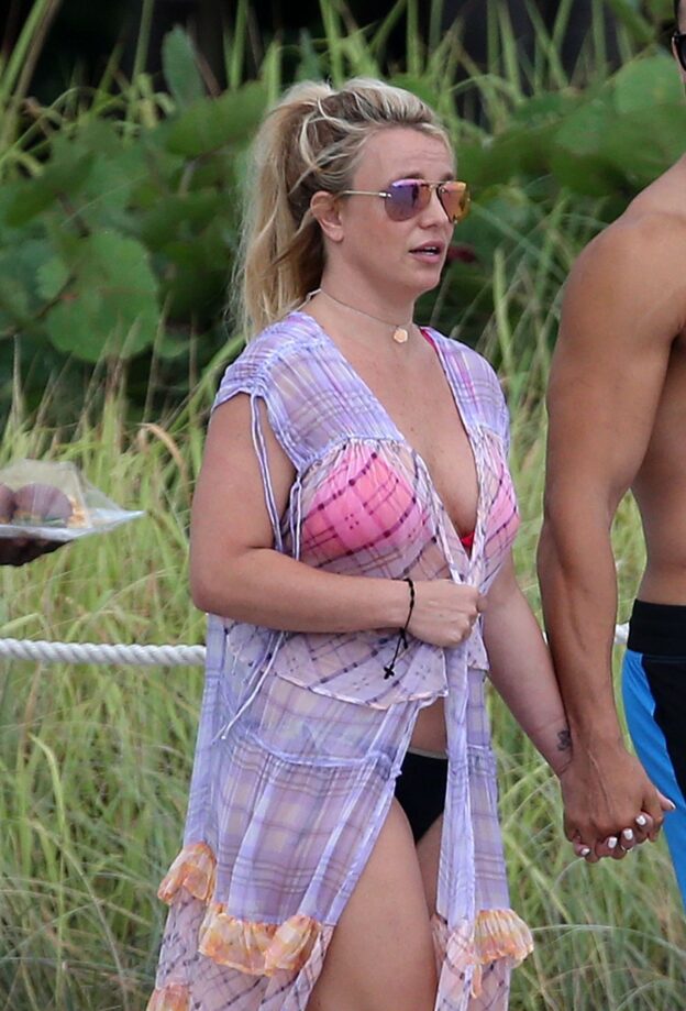 Britney Spears Fappening Sexy in Miami With Asghari