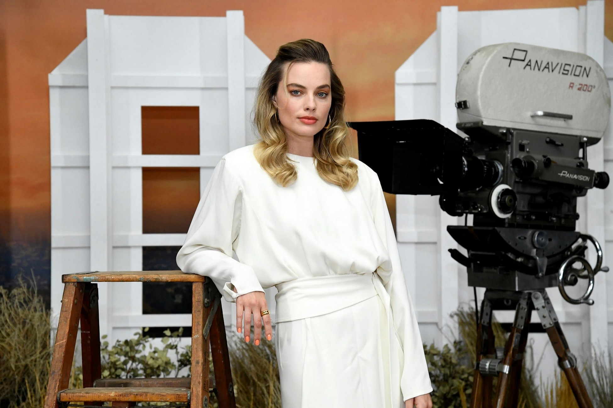 Margot Robbie Fappening Sexy Photocall Once Upon A Time...