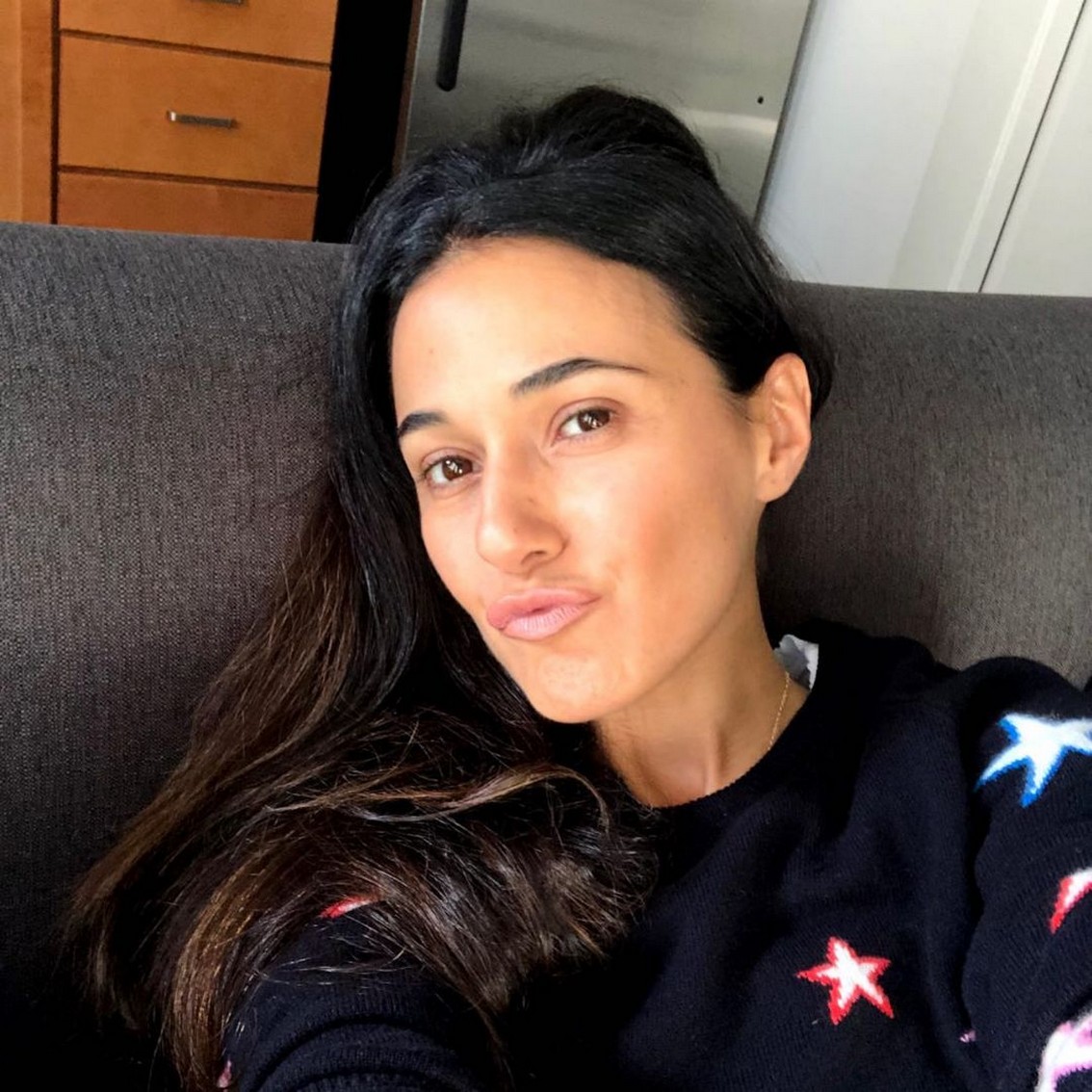 Emmanuelle Chriqui Kiss On Selfie