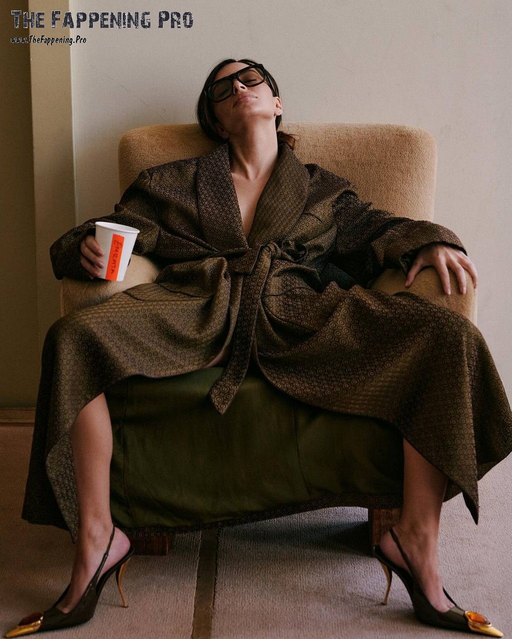 Emily Ratajkowski Split Legs Wide