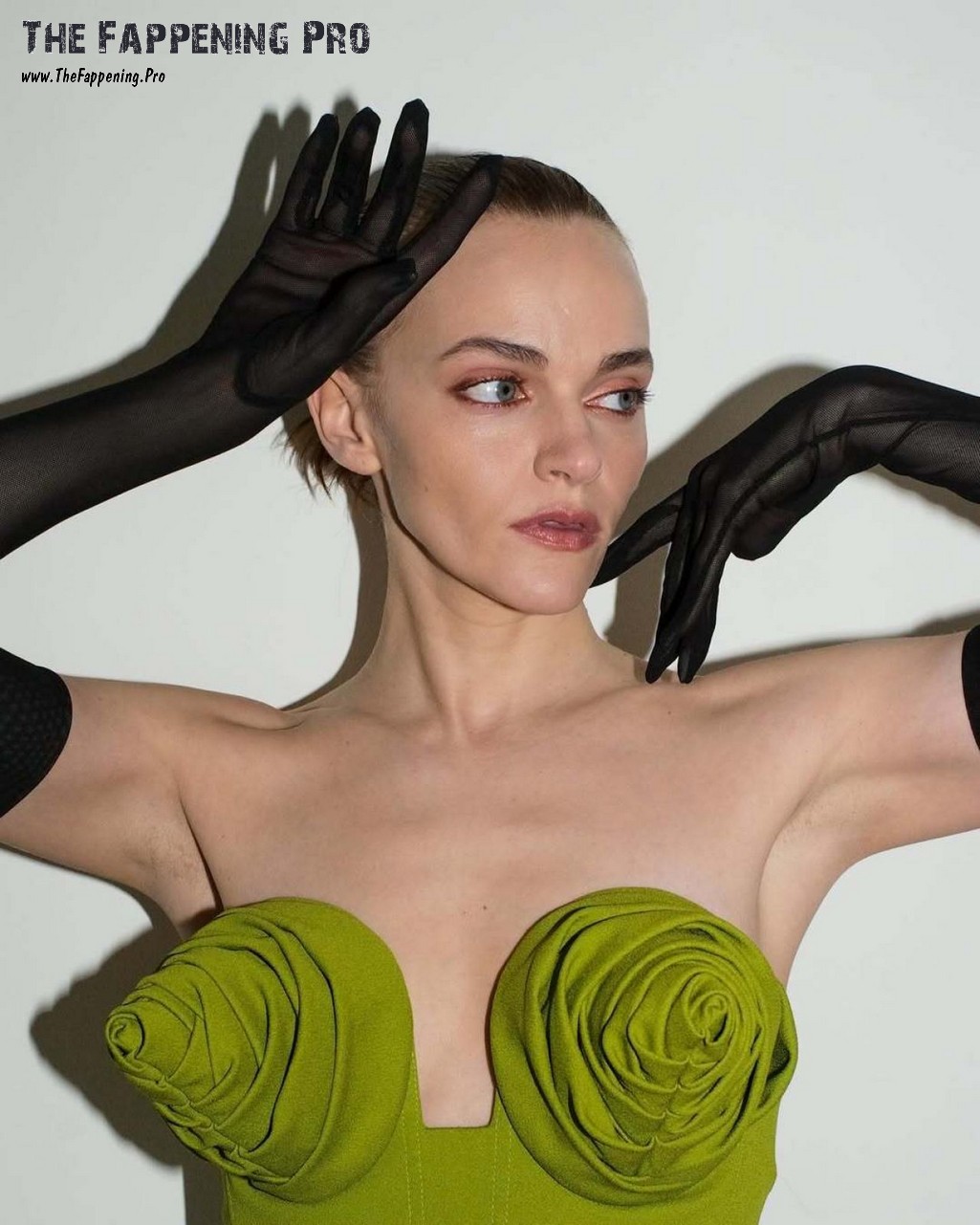 Madeline Brewer Sexy