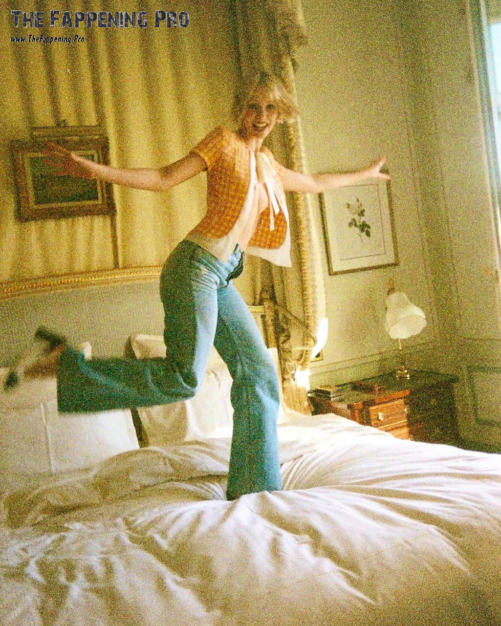Singer Angele Tits Slip