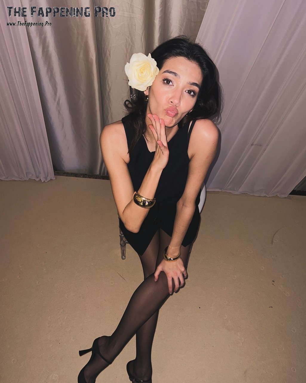 Aybuke Pusat In Pantyhose