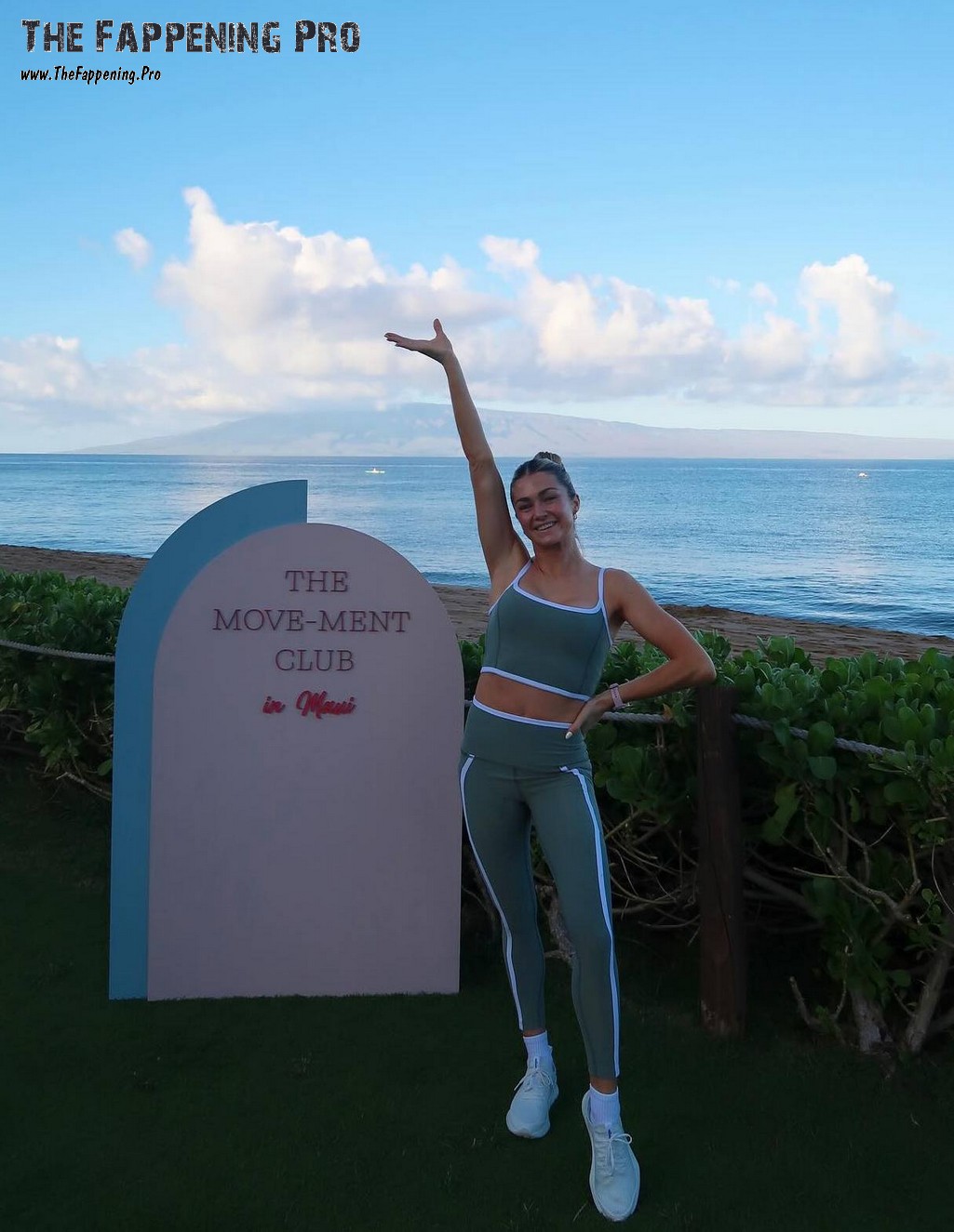 Lindsay Arnold Cameltoe