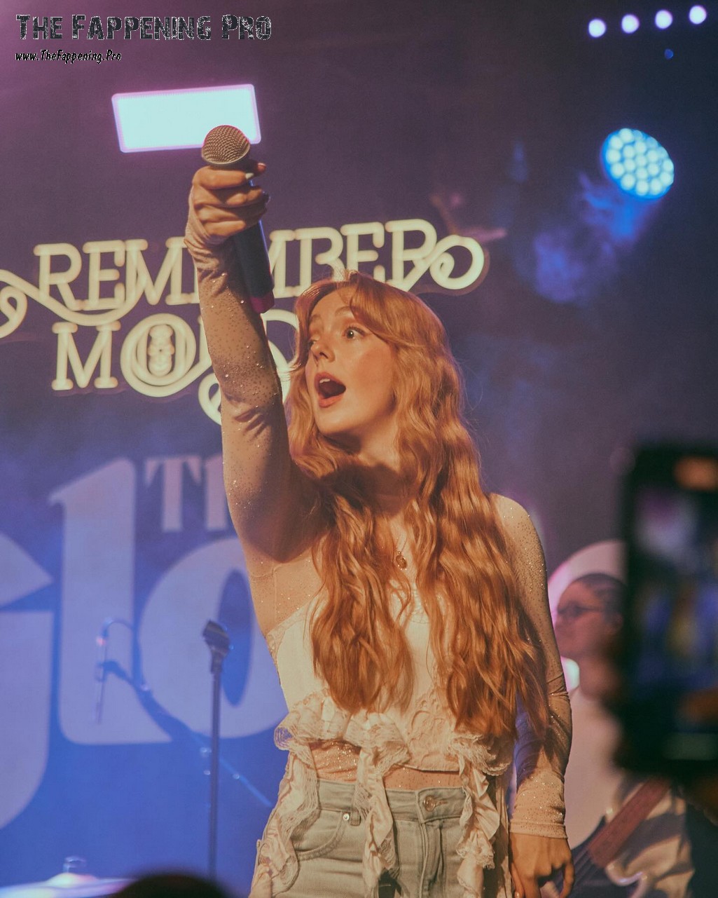 Lauren Byrne Singer
