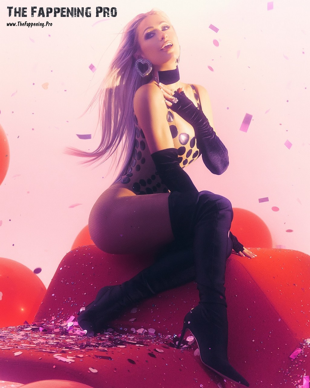 Paris Hilton V-Day 2025