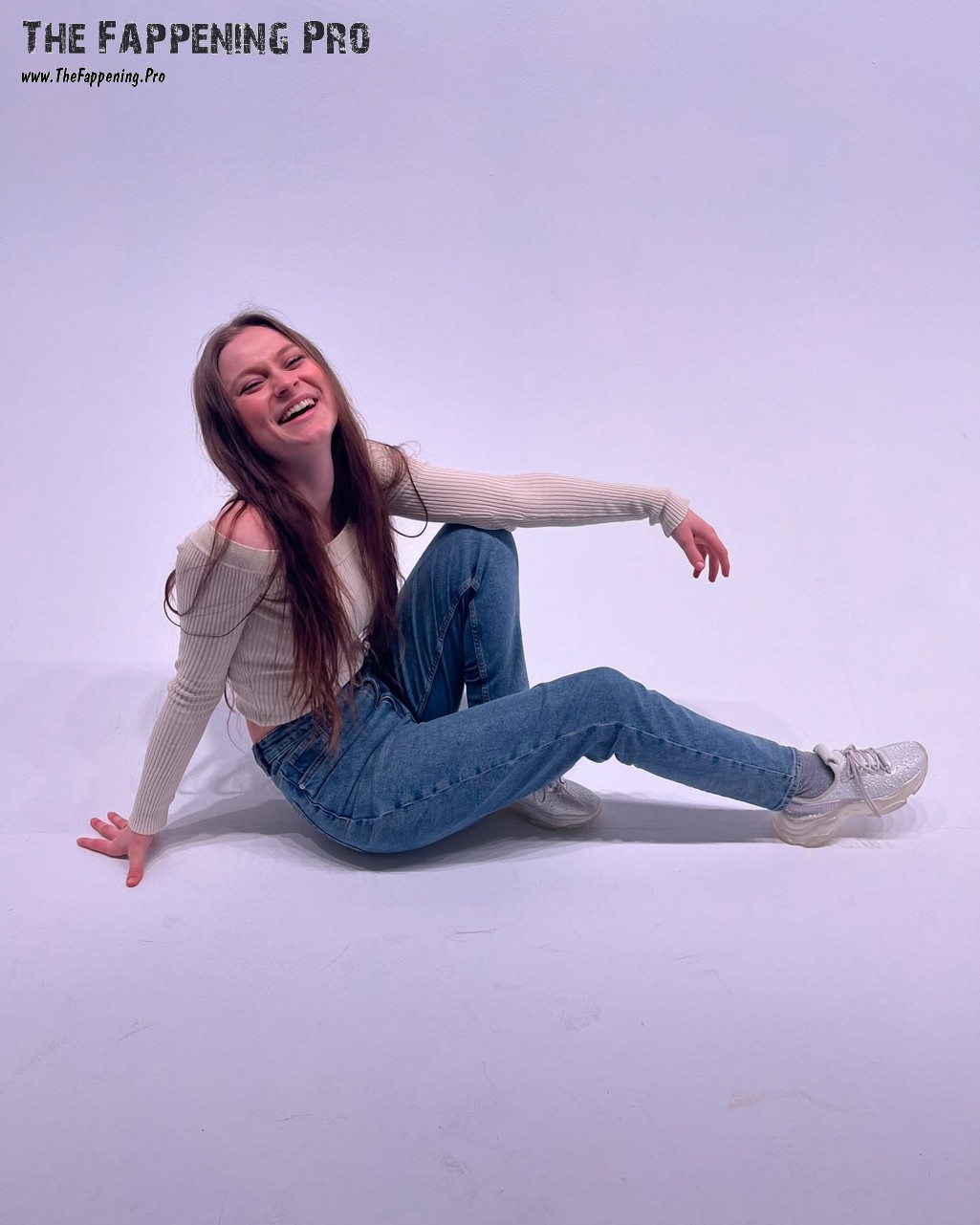 Emmy Singer Hot