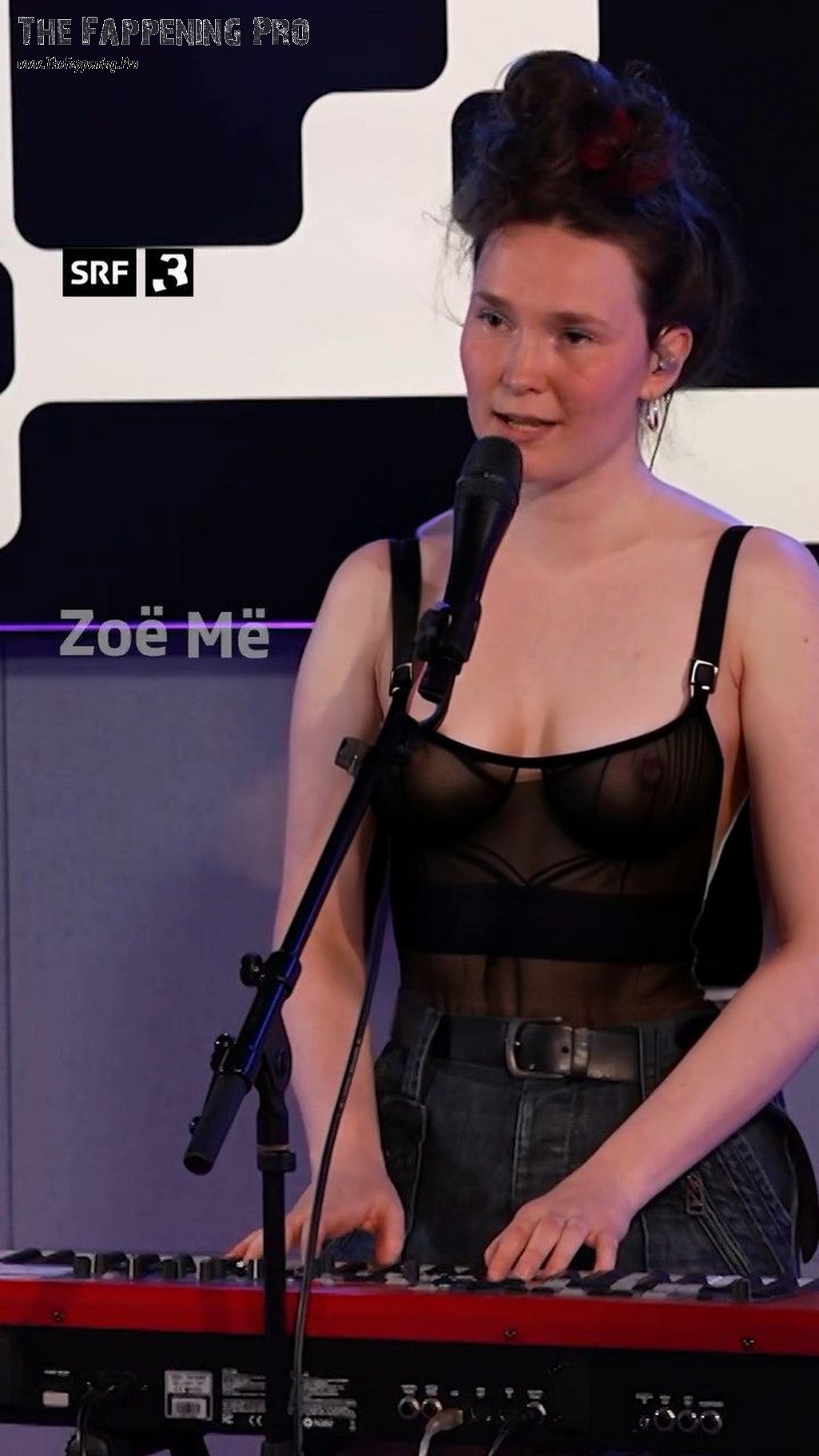 Zoe Me See Through Nudity