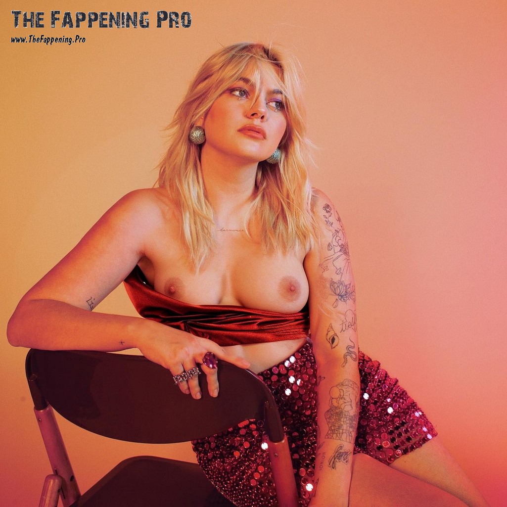 Louane Naked Singer