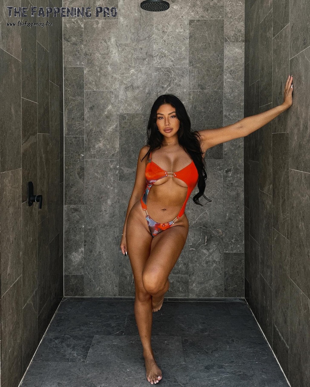 Erika Tsukita Sexy In Red Bikini