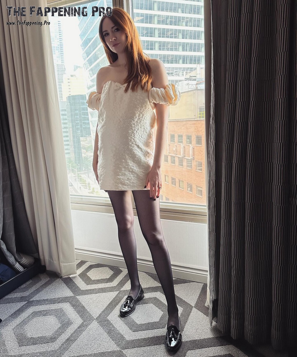 Karen Gillan Sexy In Neylon