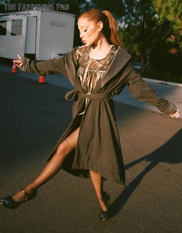 Ariana Grande In Pnatyhose