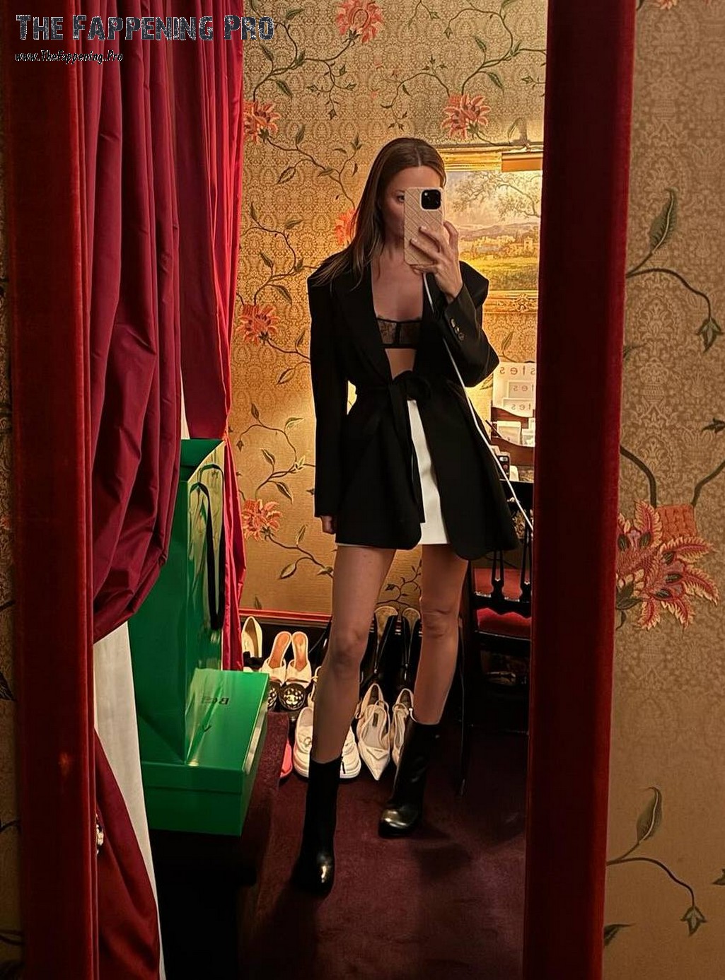 Dina Broadhurst Leggy