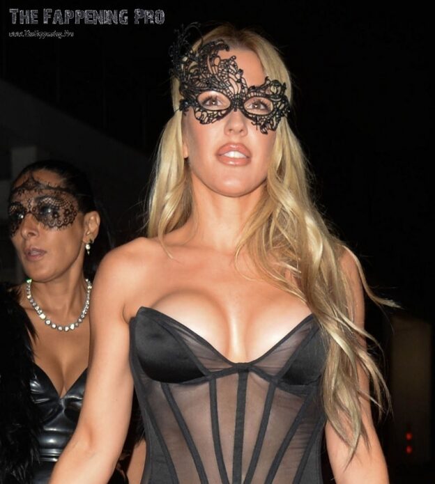 Ellie Goulding Tits