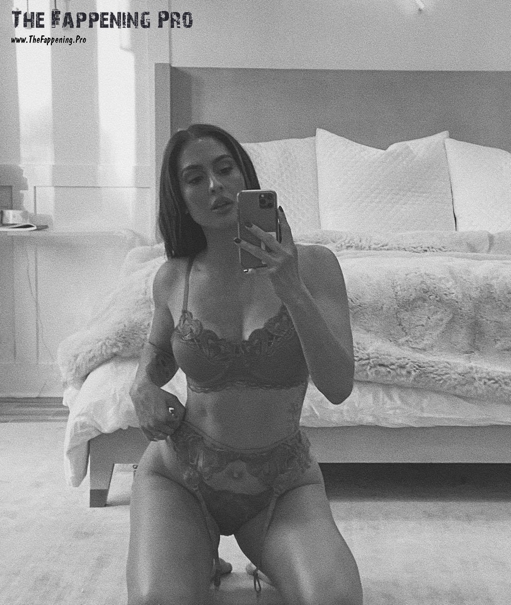 Hope Howard TheFappening Selfie