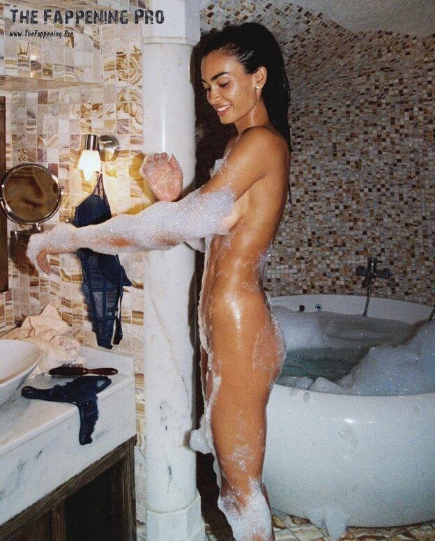 Kelly Gale Naked
