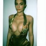 Kylie Jenner Deep Cleavage Tits