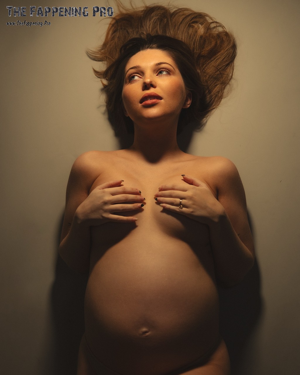 Samantha Hanratty Nude