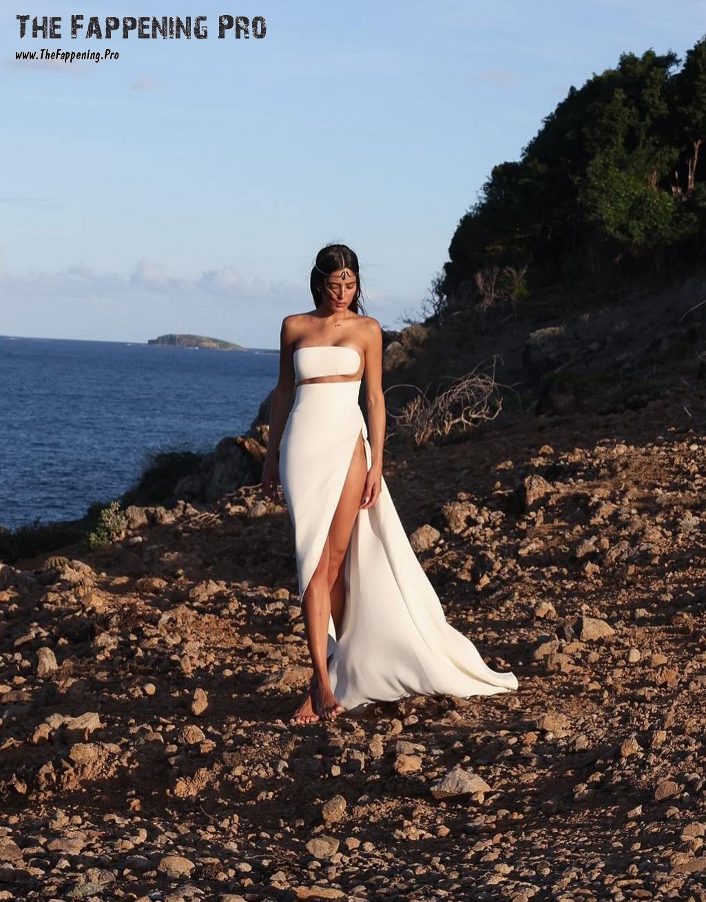 Livia Nunes Sexy In 3D Printed Dress