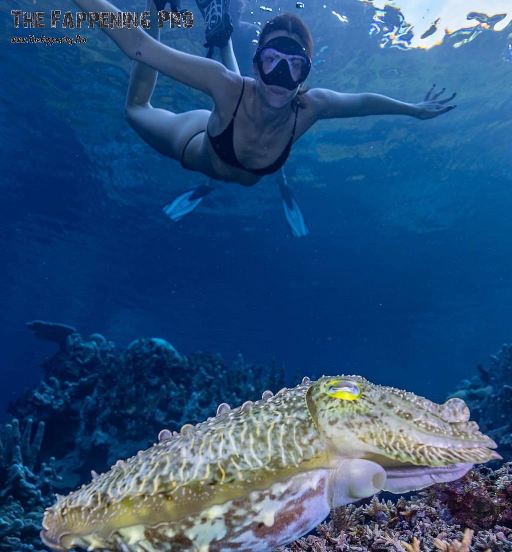 Vittoria Ceretti Sexy Under The Water