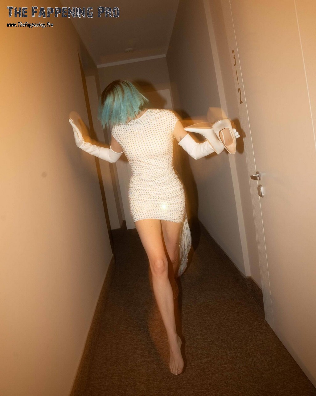 Rose Villain Leggy Barefoot