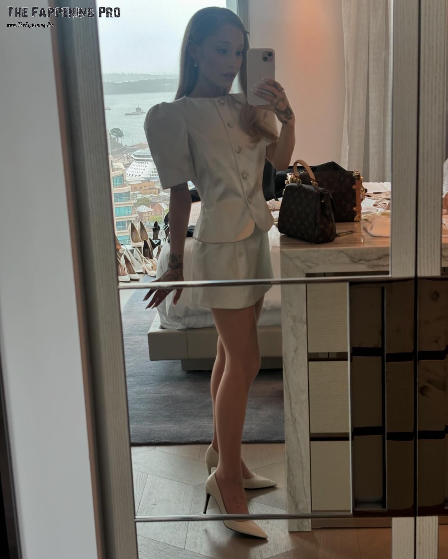 Ariana Grande Hot