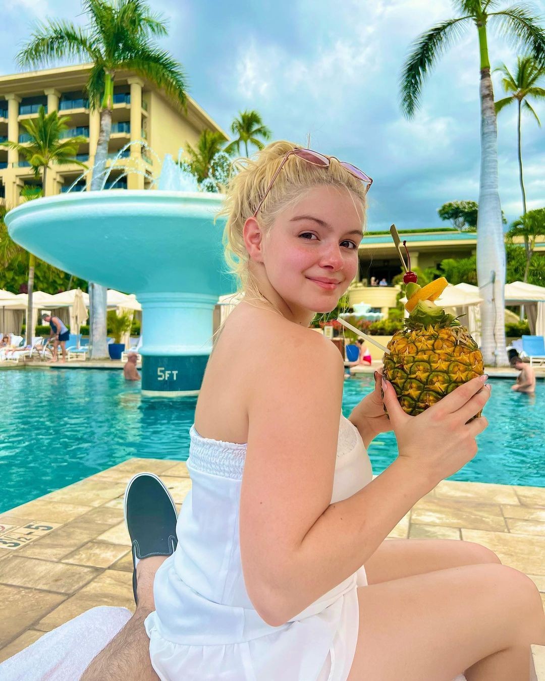 Ariel Winter Sexy By The Pool