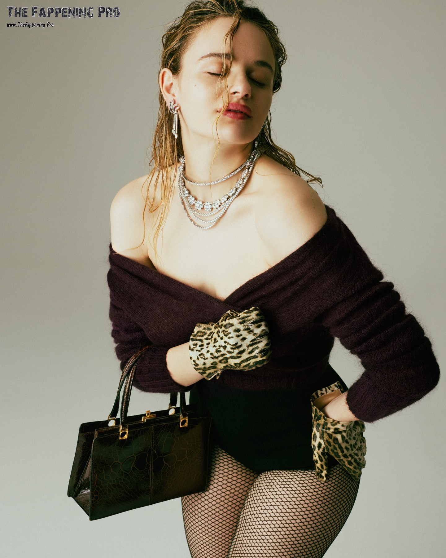 Joey King Tits