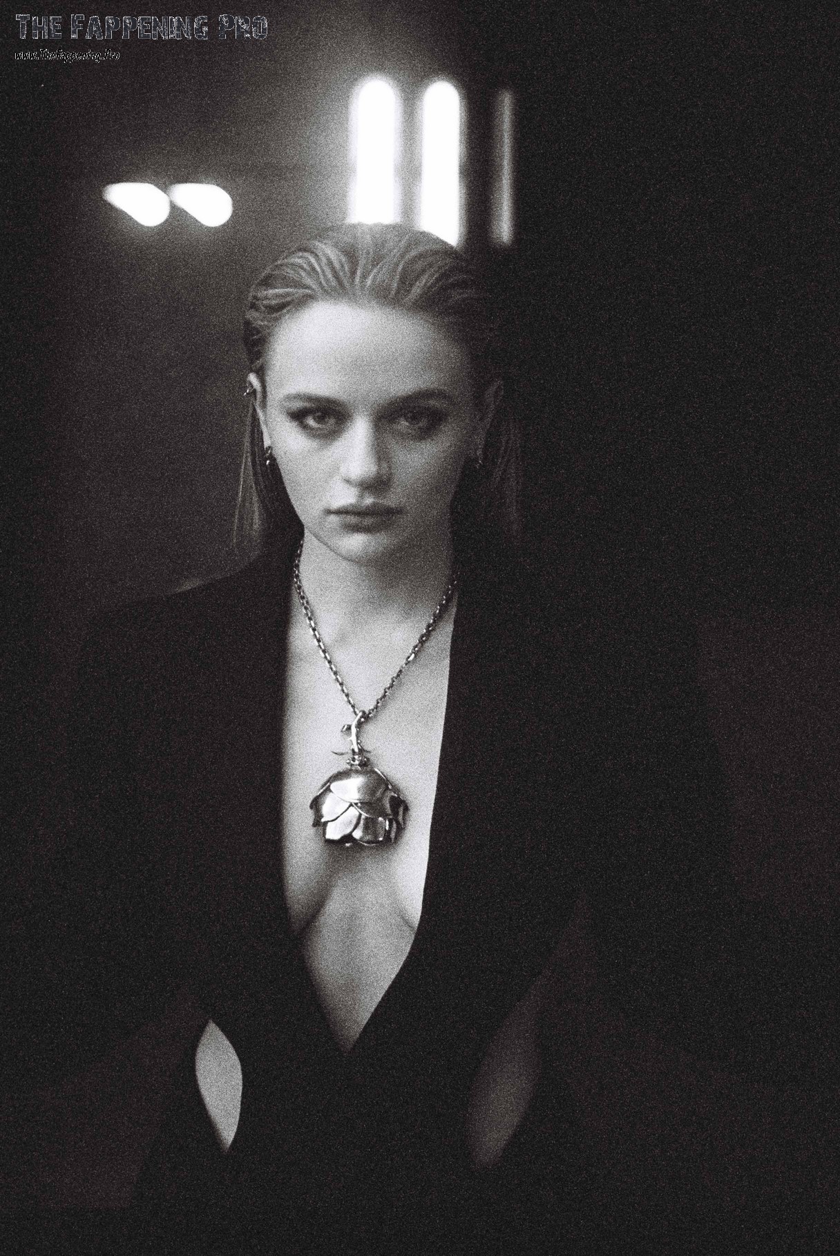 Joey King Braless