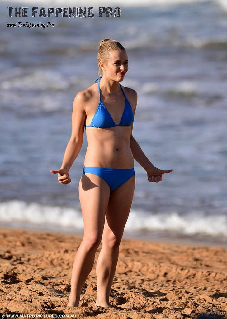 Raechelle Banno In Bikini