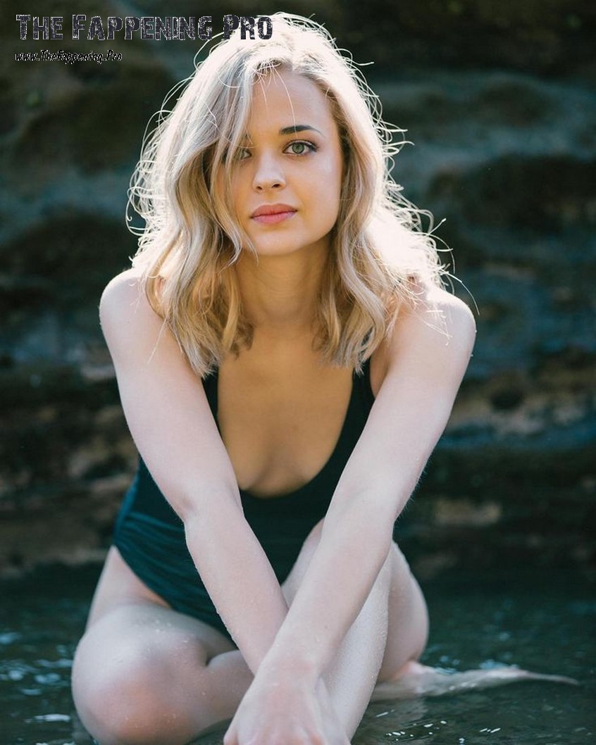Raechelle Banno Hot