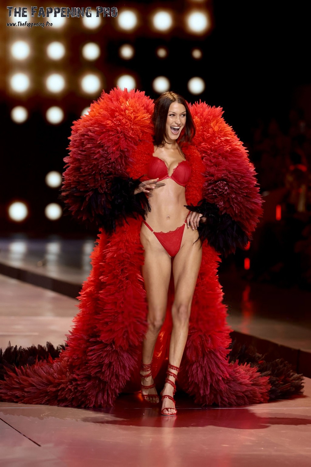 Bella Hadid Leggy
