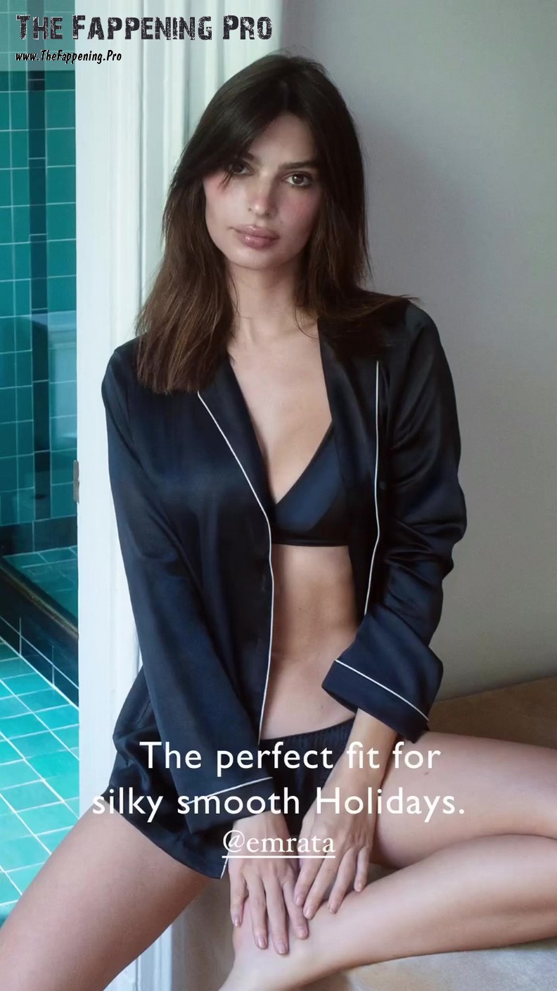 Emily Ratajkowski For Intimissimi