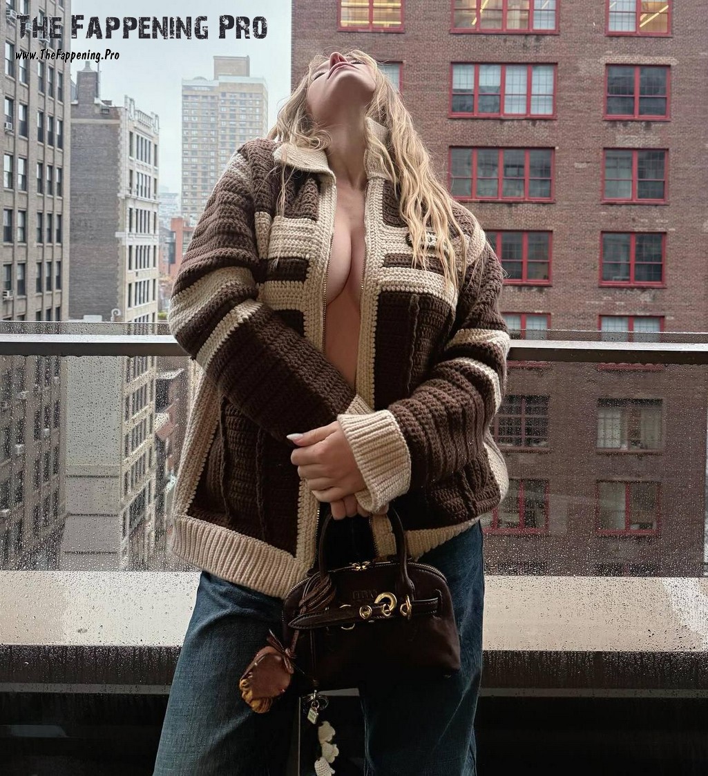 Sydney Sweeney Sexy Braless