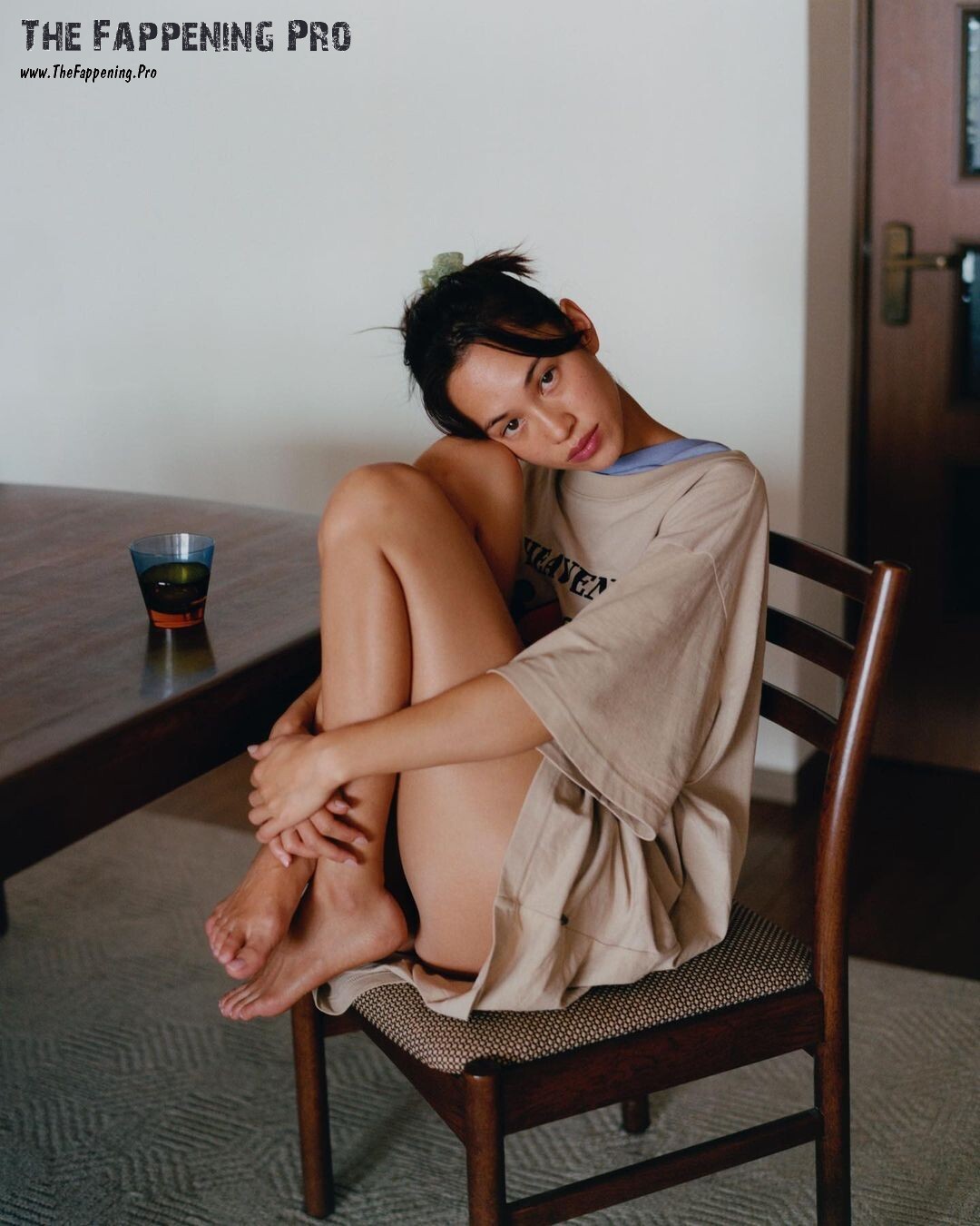 Kiko Mizuhara Sexy Barefoot