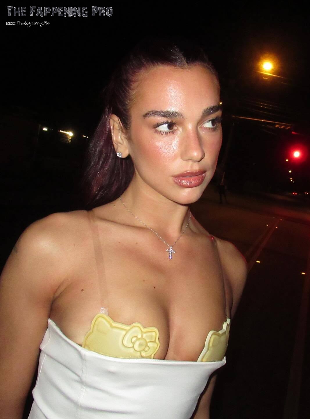 Dua Lipa Tits