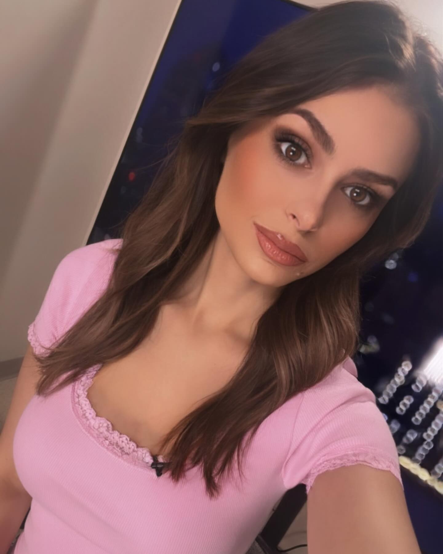 Elizabeth Pipko Selfie