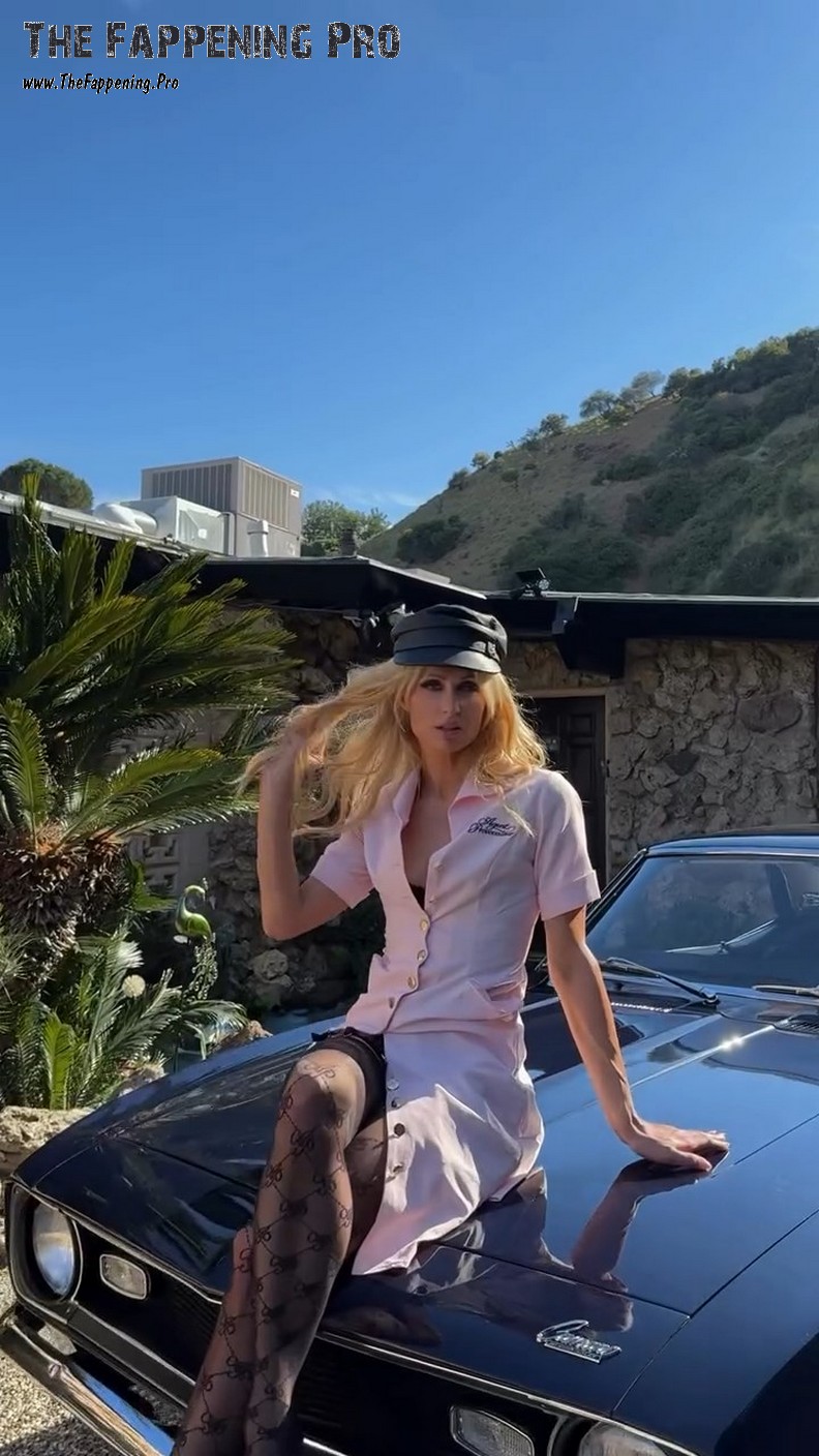 Paris Hilton On The Hood