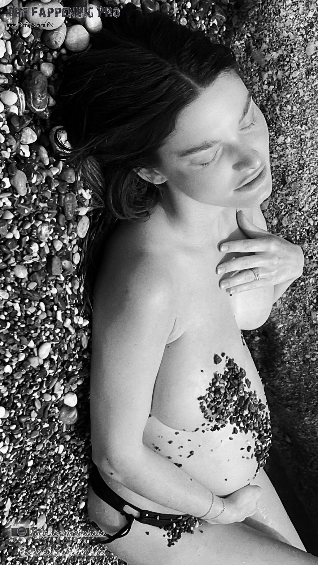 Ophelie Guillermand Pregnant Nudity