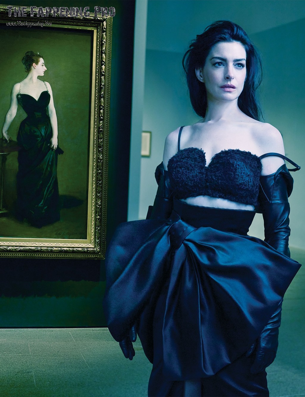 Anne Hathaway Sexy