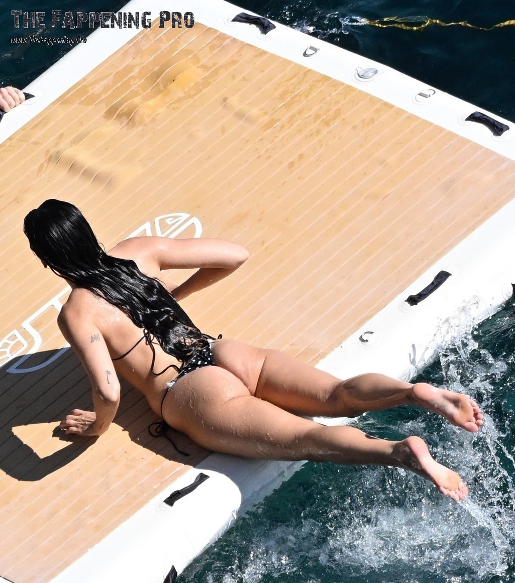 Dua Lipa Exposed Sexy Ass In Revealing Bikini
