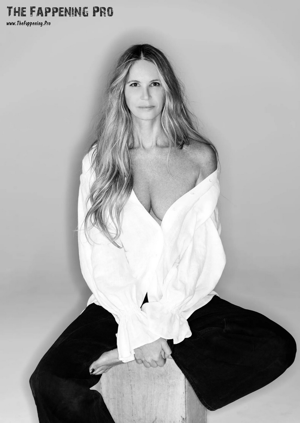 Elle Macpherson Sexy In Maxim 2025