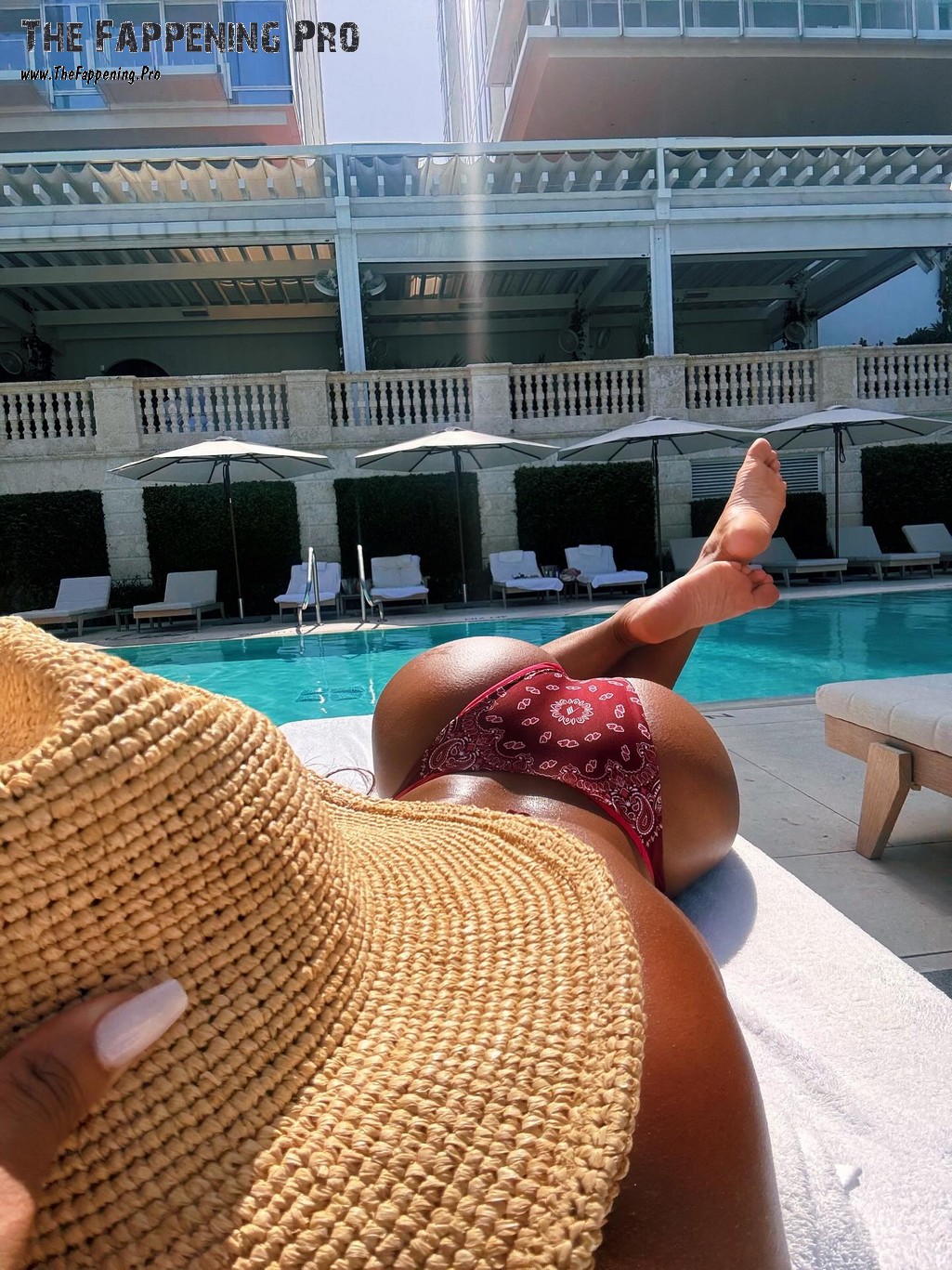 Kayla Nicole Bare Feet