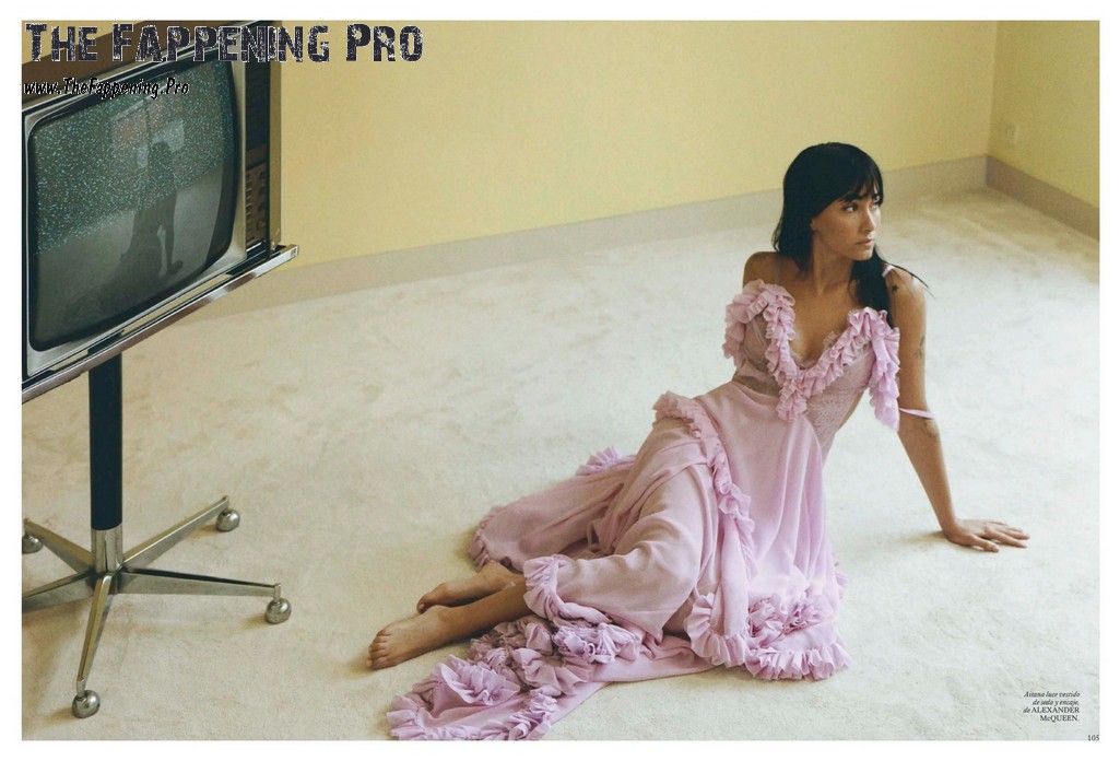Aitana Feet